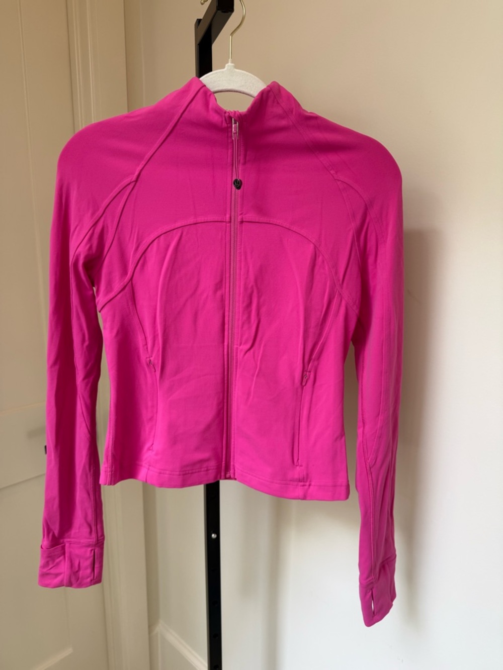 Lululemon Women’s Hot Pink cropped Define Jacket
